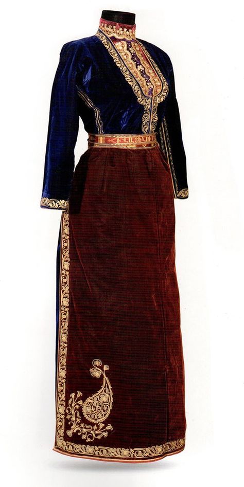 Armenian costume from Karin, late XVIII early XIX century Armenian Clothing, Armenian Culture, National Dress, Folk Dresses, Korean Fashion Dress, Historical Costume, Folk Costume, Historical Dresses, Traditional Dresses