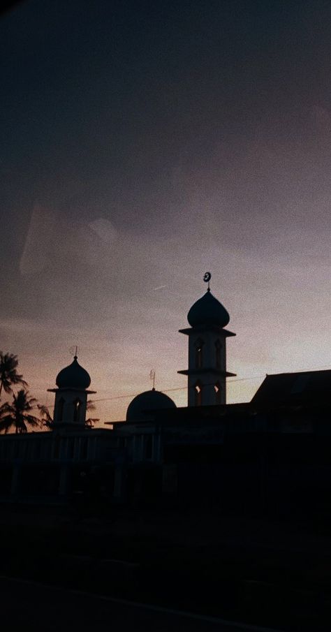 Foto Masjid, Background Masjid, Dark Masjid Aesthetic, Masjid Sendayan Wallpaper, Masjid Agung, Lamp Post, Iphone Wallpaper