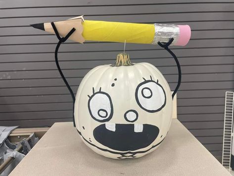 Doodle Pumpkin, Cute Painted Pumpkin Ideas, Pumpkin Decorating Diy, Halloween Pumpkin Crafts, Creative Pumpkin Painting, Helloween Wallpaper, Creative Pumpkin Decorating, Cute Pumpkin Carving, Character Pumpkins