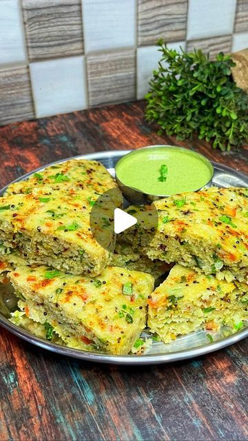 Suji Recipe, Undhiyu Recipes, Semolina Recipe, Breakfast Recipes Indian, Party Dishes, Recipes Indian, Instant Recipes, September 23, Breakfast Recipe