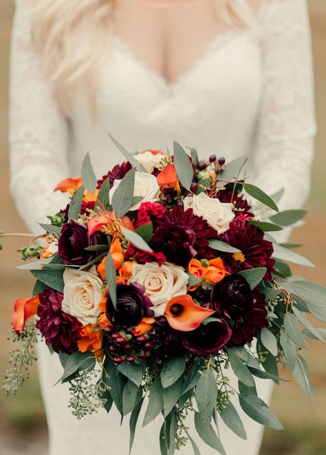 wedding orange and burgundy flowers with eucalyptus greenery - Google Search Wedding Bouquets October, Fall Wedding Bouquets October, Bouquets Eucalyptus, October Bouquet, Sahara Roses, Burgundy Ranunculus, Fall Wedding Cupcakes, Autumnal Palette, Dahlia Wedding Bouquets