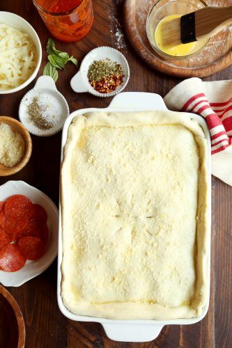 Chicken Pot Pie With Pizza Dough, Pizza Pudgy Pie Recipes, Pot Pie Pizza, Pizza Pot Pie Recipe, Supreme Pizza Pasta Casserole, Pizza Pie Recipe, Beer Battered Fish Recipes, Pizza Pot Pie, Tomato Sauces