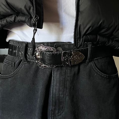 y2k 2000s faux alligator leather pattern with detailed metal buckle grunge belt Style: Grunge/Emo Unisex! Very Slick and High quality material Dimensions: 40" L  1.5" W Stacked Belts Y2k, Y2k Belt Men, Dark Y2k Fashion, Mens Punk Outfits, Men’s Accessories, Aesthetic Belt, Cool Belts, Grunge Belt, Belts Aesthetic