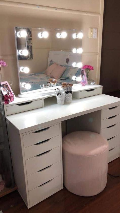 Vanity Makeup Rooms, Vanity With Lights, Makeup Vanity Decor, Hollywood Makeup Mirror, Diy Vanity Mirror, Hollywood Mirror, Makeup Room Decor, Diy Vanity, Dekorasi Kamar Tidur