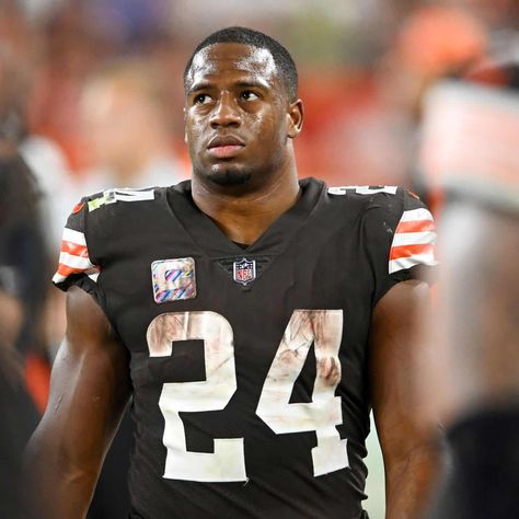 Nick Chubb, Hair Color Black, American Football Players, Family Table, Successful Relationships, How To Start Running, Best Seasons, Jacksonville Jaguars, Oakland Raiders