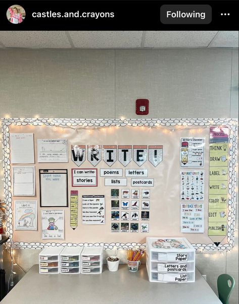 Daily 5 Set Up Classroom Organization, Writing Station 2nd Grade, Whiteboard Bulletin Board Ideas, Writing Center Set Up, Elementary Writing Center, Elementary White Board Set Up, First Grade Writing Bulletin Board Ideas, Writing Bulletin Boards Kindergarten, 2nd Grade Classroom Bulletin Boards