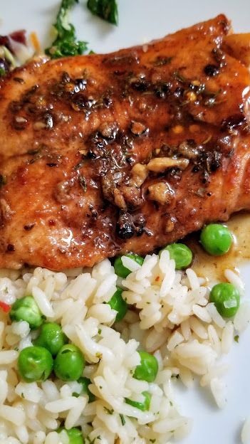 Honey Jerk Salmon, Jerk Salmon Recipe, Jamaican Dinner, Sweet Kale Salad, Jerk Salmon, Honey Salmon, Running Mom, Food Recipes Easy, Easy Salmon Recipes