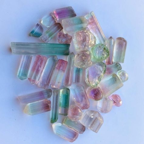 Tourmaline Aesthetic, Kunar Afghanistan, Beautiful Eye, Crystals Minerals, Beautiful Eyes, Stones And Crystals, Tourmaline, Tik Tok, Ups