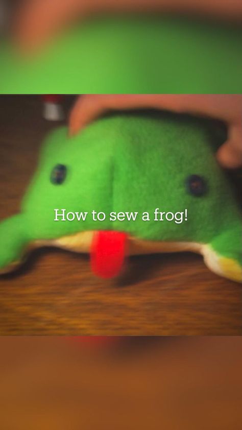 Frog Sewing Tutorial, How To Sew A Frog Plush, Diy Sewing Plushies, How To Make A Frog Plushie, Cute Plushies To Sew, How To Sew A Frog, Felt Animal Patterns Free, Froggy Craft, Cute Easy Sewing Projects