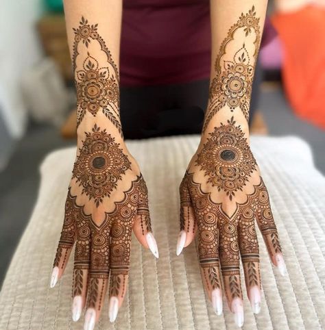 Henna designs Mehndi designs Bridal Mandala Mehndi, Mandala Bridal Mehendi Designs, Full Hand Mehendi Desgine, Mehandi Designs Fingers, Fingers Mehandi Designs, Mehandi Designs Back, New Mehndi Designs 2023, Fingers Mehandi, Shadi Mubarak