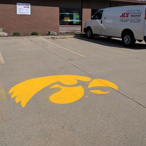 See what one of our customers did with their Hawkeye Stencil Kit from U-stencil!  Looks great!  www.u-stencil.com #notjustlawns #logos #ustencil Iowa Hawkeyes Diy, Cookie Decorating Techniques, Bear Stencil, Black Stencil, Black Widow Winter Soldier, Iowa Hawkeye Football, Hawkeye Football, Iowa Hawkeye, College Diy