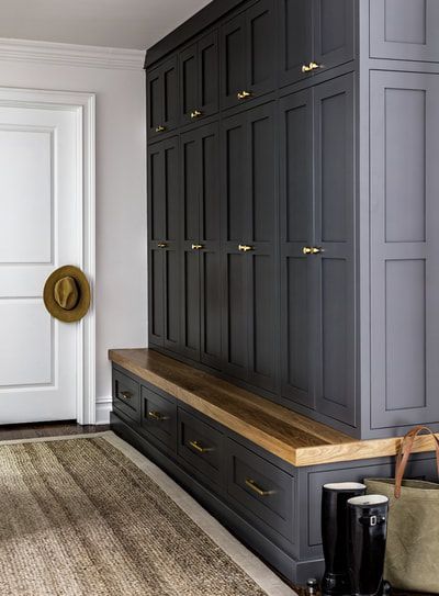 bi12 Black Shaker Cabinets, Grey Duvet Set, Built In Cubbies, Mudroom Cabinets, Country Modern Home, Mudroom Organization, Mudroom Entryway, Mudroom Laundry Room, Mudroom Decor