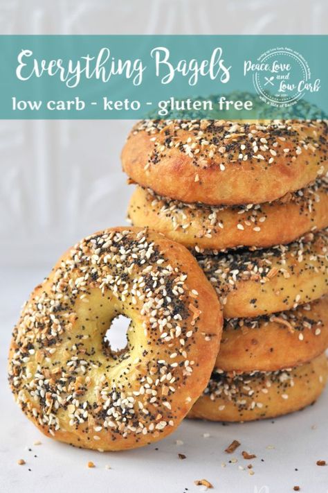 Starbucks Chonga Bagel Copycat Recipe - All the flavors of your favorite Everything Bagel, but without all the carbs and gluten. Low Carb Keto Everything Bagels Keto Everything, Keto Banana, Everything Bagels, Low Carb Bagels, Desayuno Keto, Keto Bagels, Bagel Recipe, Recetas Keto, Keto Diet Menu