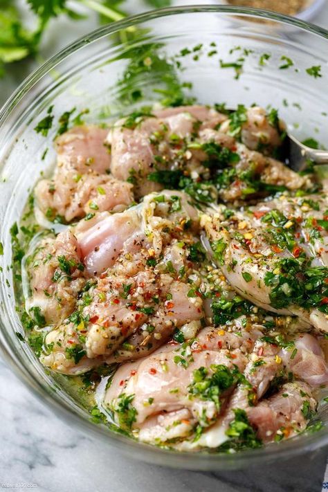 Garlic Lemon Chicken Thighs - #chicken #recipes #eatwell101 - Marinated and seared chicken thighs come out perfectly juicy and tender every time. These boneless skinless chicken thighs are your new dinner routine! - #recipe by #eatwell101® Garlic Lemon Chicken, Lemon Chicken Thighs, New Dinner, Marinated Chicken Thighs, Chicken Thighs Recipes, Chicken Thighs Recipe, Fat Burning Tea, Thighs Recipe, Easy Chicken Thigh Recipes