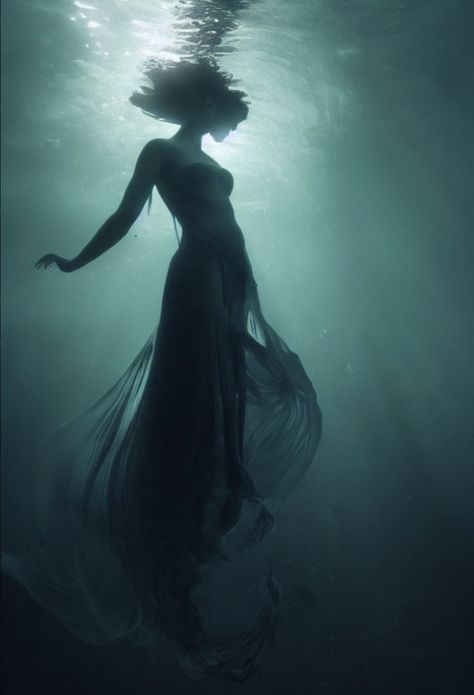 Evil Mermaids, Aquarius Aesthetic, Underwater Portrait, Dark Fairytale, Water Nymphs, Mermaid Painting, Mermaid Aesthetic, Sea Witch, Under Water