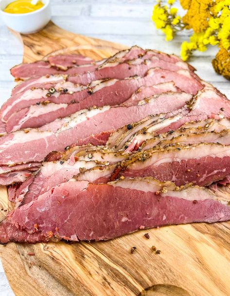 Homemade Montreal Smoked Meat Smoked Meat Ideas, Montreal Smoked Meat Recipe, Montreal Smoked Meat Sandwich, Montreal Smoked Meat, Cured Beef, Montreal Style, Curing Bacon, Meat Ideas, Turkey Lunch