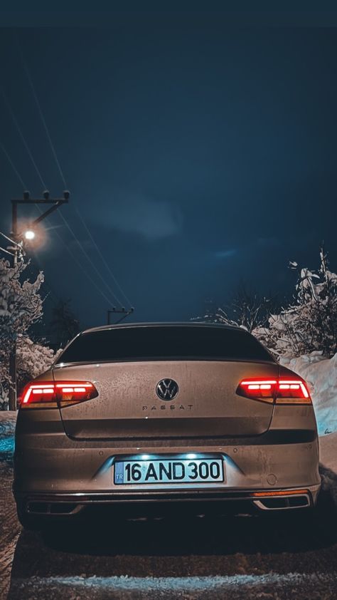 Passat Wallpaper, Vw Golf Wallpaper, Golf Wallpaper, Passat B8, Cars Wallpaper, Stop Light, Vw Passat, Vw Golf, Car Wallpapers