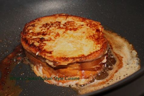 Italian Style French Toast Recipe Pancakes Nutella, French Toast Batter, Cheese Toast Recipe, Nutella French Toast, Classic French Toast, French Toast Breakfast, Batter Recipe, Italian Recipe, Cheese Toast