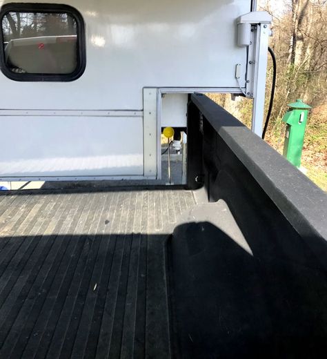 Simple Camper Loading Trick - Truck Camper Magazine Truck Camper Storage, Truck Camper Ideas, Truck Camper Storage Ideas, Camper Steps, Cabover Camper, Lance Campers, Rv Mods, Slide In Truck Campers, Pop Up Truck Campers