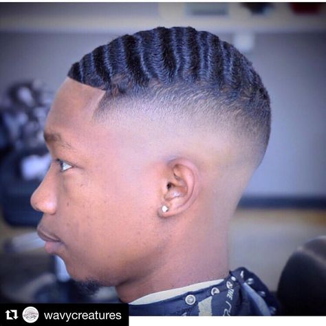 stricklycutz on Instagram: “#Repost @wavycreatures with @get_repost ・・・ Where my 180 wavers at? 🤔👀🌀🏄🏽‍♂️🐛 Comment Below 👇👇👇 🌊: @jay510_ Trust The Process…” 3a Hair Men, 180 Haircut, 360 Waves Hair, Waves Hairstyle Men, 3a Hair, Waves Haircut, Black Hair Cuts, Low Fade Haircut, Waves Hairstyle