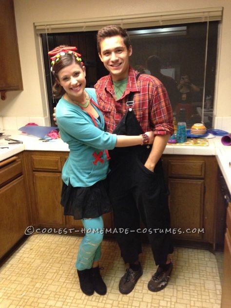 Cute and Cheap Wreck-It Ralph Couple Costume Wreck It Ralph Couple Costumes, Dymanic Duos, Impreza Przebierana, Wreck It Ralph Halloween Costume, Wreck It Ralph Halloween, Ralph And Vanellope, Disney Attire, Disney Dapper Day, Disney Duos