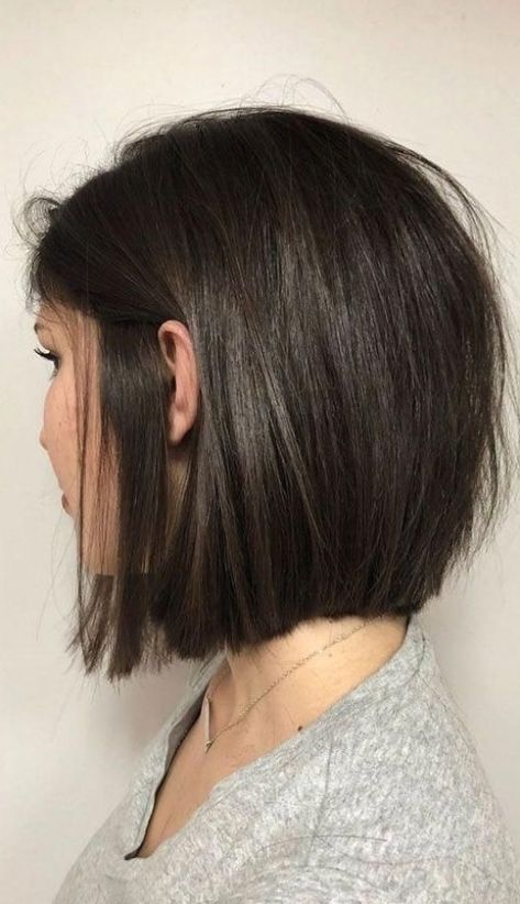 Bob Hairstyles For Black Women, Tiny Hair Clip, Triangle Hair, Geometric Hair Clip, Bob Hairstyles For Thick, Bob Hairstyles With Bangs, Corte Bob, Cute Simple Hairstyles, Simple Hairstyles