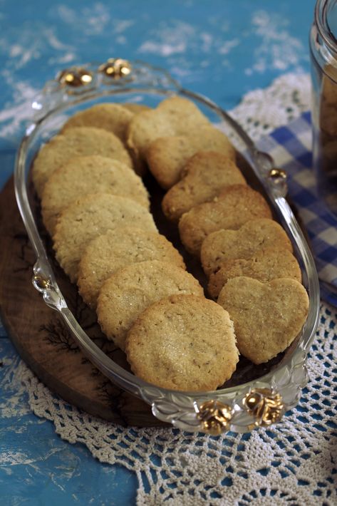 Walnut Shortbread Cookie - Dimitras Dishes Walnut Shortbread Cookies, Walnut Shortbread, Dimitras Dishes, Buttery Shortbread Cookies, Shortbread Cookie Recipe, Shortbread Cookie, Chocolate Pies, Delish Recipes, Almond Cookies