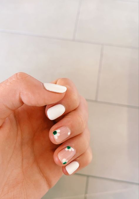 Cute White Gel Nails, Nail Design On Short Natural Nails, Easy Gel Nail Designs For Short Nails, Short White Nails Design Ideas, White Gel Nails With Design, Gel Manicure Ideas For Short Nails, Short Gel Nail Designs Natural, Very Short Gel Nails, Simple Short Gel Nails