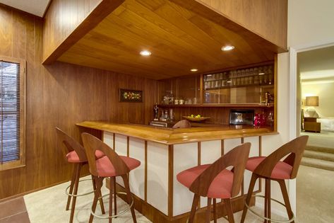 Photo 4 of 8 in A Fabulous Mid-Century Modern Home by Michelle Silverman - Dwell Modern Bar Design, Modern Home Bar Designs, Bar Remodel, Bedroom Inspirations Minimalist, Mid Century Dining Room, Mid Century Modern Bar, Modern Home Bar, Home Bar Design, House Bar