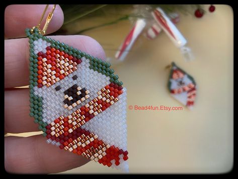 Winter Beaded Earrings, Brick Stitch Christmas Earrings, Bear Beaded Earrings, Beaded Christmas Earrings, Christmas Beaded Earrings, Polar Bear Earrings, Christmas Beading, Seed Bead Jewelry Patterns, Christmas Apparel