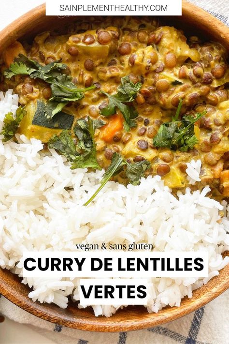 Je vous propose aujourd'hui une idée de recette healthy, végétarienne et vegan à base de lentilles vertes. Il s'agit d'un curry aux lentilles vertes et aux légumes. Il se compose en plus de lait de coco, de courgettes, de carotte, d'oignon, de sauce tomate, d'un bouillon de légumes et d'épices. Ainsi, la recette est naturellement sans gluten, sans lactose et riche en fer. Servir avec du riz basmati pour un repas complet et équilibré. Recipes Skillet, Wallpapers Home, Plats Healthy, Recipes Oven, Chicken Thigh Recipes Oven, Oven Chicken, Wooden Dining Table, Chicken Thigh Recipes Crockpot, Healthy Menu