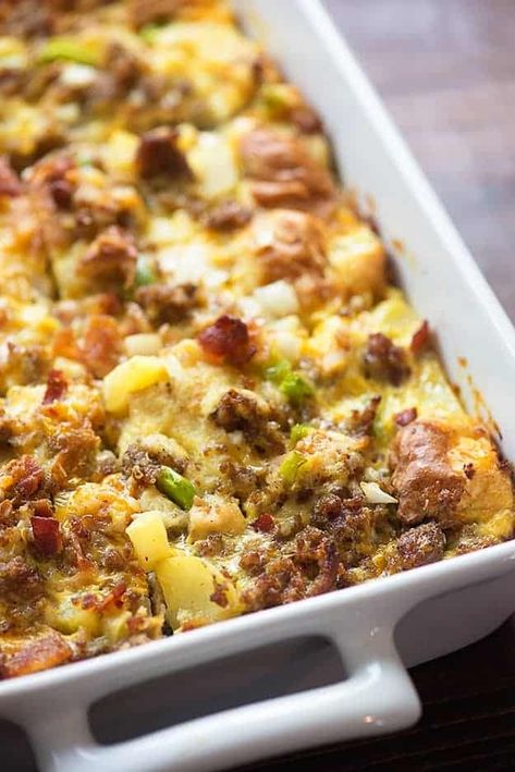 Loaded with bacon, sausage, cheddar, and eggs, this breakfast casserole is hearty and filling! Cowboy Brunch, Cowboy Breakfast, Hearty Breakfast Recipes, Brunch Casserole Recipes, Cowboy Casserole, Best Breakfast Casserole, Brunch Casserole, Breakfast Casserole Easy, Bacon Breakfast