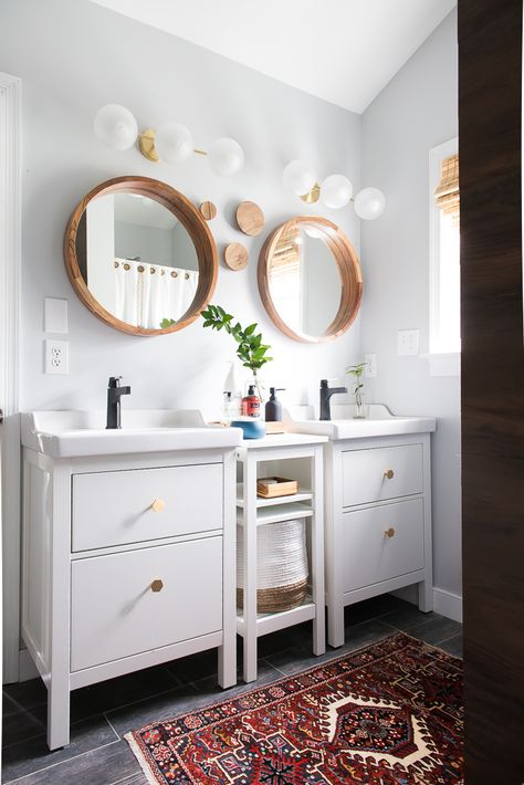 This master bathroom update is jaw dropping! I mean, it is sooo good! You need to see this easy and budget friendly bathroom update. Ikea Bathroom, Bad Inspiration, Bathroom Update, Stylish Bathroom, Bath Room, Retail Furniture, Guest Bathroom, Kids' Bathroom, Diy Bathroom