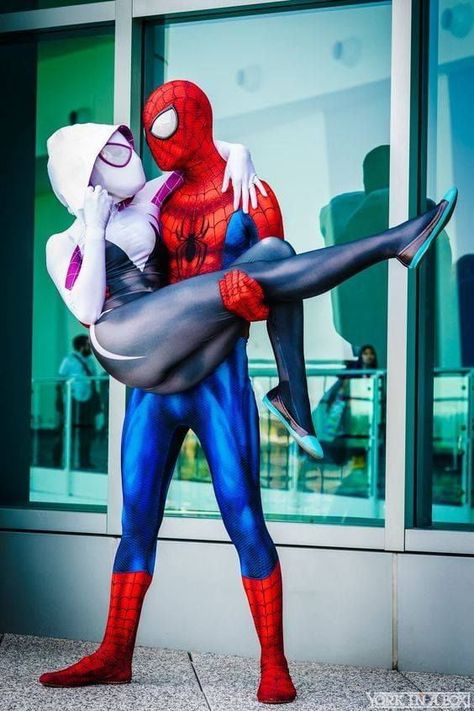 Spider-Man finds true love - 9GAG Prince Cosplay, Spider Gwen Cosplay, Cosplay Maid, Couples Cosplay, Halloween Parejas, Belle Cosplay, Seluar Ketat, Spiderman Cosplay, Univers Marvel