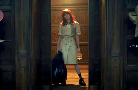 Cruella Movie, Cruella 2021, Movie Frames, Cruella Deville, Pretty When You Cry, Gwen Stacy, Costume Designer, Emma Stone, Film Stills