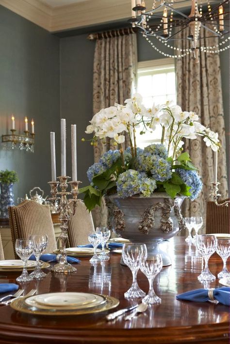 Splendid Sass: SPRING TABLESCAPES Country Dining Room Table, French Country Dining Room Decor, French Country Decorating Living Room, French Country Dining Room, French Country Living, Dining Room Centerpiece, Dining Room Table Centerpieces, Country Dining Rooms, French Country Dining