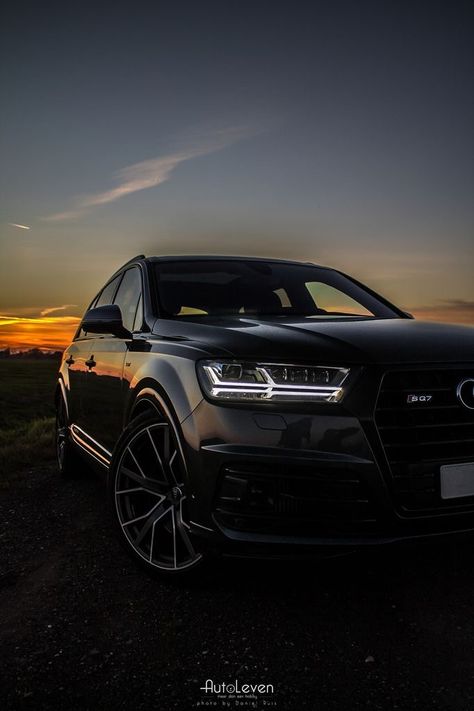 Audi Q7 Black, Audi Convertible, Allroad Audi, Audi Sq7, Audi Q, Wallpaper For Phone, Wallpaper Samsung, Luxurious Cars, Audi Rs6