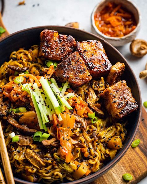 A bowl of vegan black bean ramen with cubed tofu pork belly on top of the noodles. Black Bean Ramen, Ramen With Tofu, Miso Ramen Recipe, Ramen Dish, Ramen Vegan, Ramen Toppings, Tofu Recipes Easy, Ramen Dishes, Miso Ramen