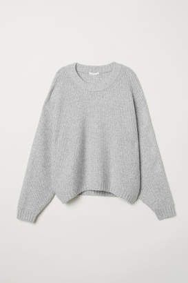 H&M Knit Sweater - Gray Knit Sweater Outfit, H&m Fashion, Fine Knit Sweater, Women Sweaters Winter, Grey Knit Sweater, Friends Fashion, Mode Inspo, Winter Sweaters, Sweater Knit