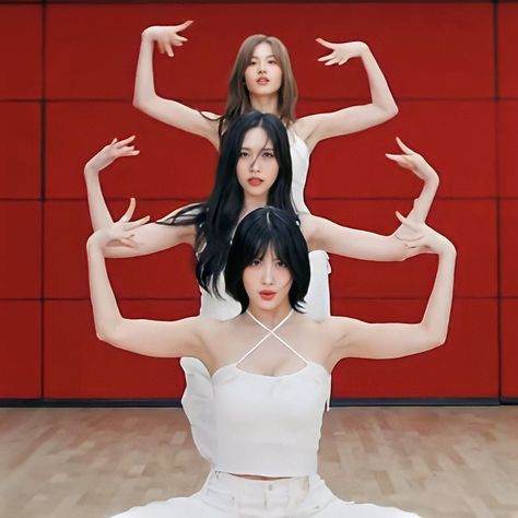 Sana And Momo, Twice J-line, Naruto Teams, We Are Best Friends, Momo Twice, Sana Momo, Twice Kpop, Dance Practice, Japanese Women