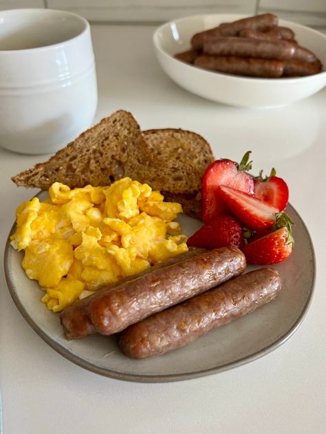 How to Cook Breakfast Sausage Links in the Oven Breakfast Sausage In Oven, Breakfast Sausage Links, Cook Breakfast, Frozen Breakfast, Sausage Links, Breakfast Sausage, Low Carb Sides, Cooked Breakfast, How To Cook Sausage