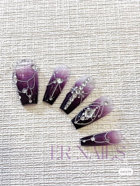 Black And Purple Nails Aesthetic, Dark Purple Aesthetic Nails, Ever After High Nails, Dark Purple Nail Designs Ideas, Dark Purple Y2k Nails, Goth Nails Purple, Black And Purple Nail Designs, Nola Nails, Aesthetic Purple Nails