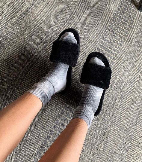 Slides With Socks, Comfy Accessories, Slides Outfit, Fur Sandals, Tie Dye Socks, Sock Outfits, Classic White Shirt, Open Toe Slippers, Sandals Outfit