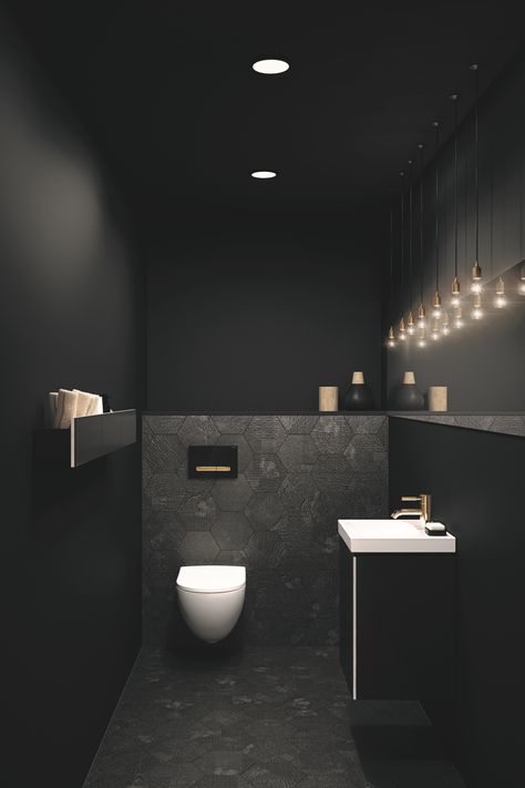 Auch bei der Entwicklung von schwarzen, matten Produkten gilt die Unternehmensphilosophie „Design meets Function“. #geberit #badezimmer #schwarz #matt #dunkel #wc #design #function #atmosphäre Wc Decoration, Modern Bathroom Lighting, Black Toilet, Bad Inspiration, Washroom Design, Downstairs Toilet, Guest Bathrooms, Toilet Design, Wall Hung Toilet