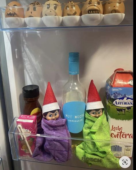 Elf On The Shelf Idea For Two Elves, Elf On The Shelf Thanksgiving, Easy Thanksgiving Table Decor, Table Decor Thanksgiving, Elf Ideas Easy, Table Decorations Ideas, Thanksgiving Aesthetic, Awesome Elf On The Shelf Ideas, Thanksgiving Table Decor