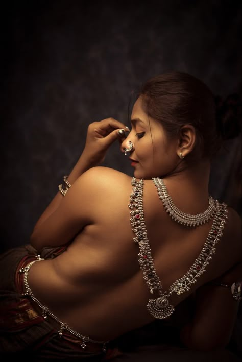 Single light boudior portrait Single Light Photography, Saare Photoshoot, Fashion Shoot Poses, Bold Shoot, Bold Photoshoot, Indian Mangalsutra, Nude Jewelry, Editorial Fashion Shoot, Bouidor Photography