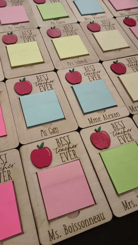 Diy Laser Engraver, Apple Teacher Gifts, Sticky Note Holder, Apple Gifts, Laser Cut Wood Crafts, Laser Engraved Ideas, Note Holders, Diy Teacher Gifts, Sticky Note