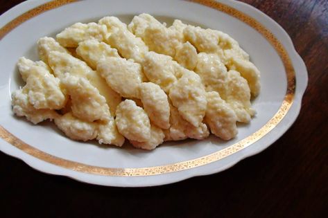 zsuzsa is in the kitchen: COTTAGE CHEESE DUMPLINGS - TÚRÓ GALUSKA Cottage Cheese Dumplings Recipe, Cottage Cheese Dumplings, Cheese Dumplings, Farmer’s Cheese, Lithuanian Recipes, Kitchen Cottage, Hungarian Cuisine, Austrian Recipes, Croatian Recipes