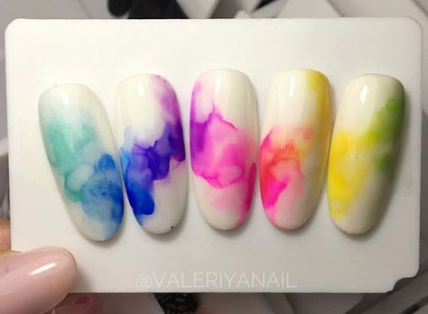 Neon Watercolor Nails, Rainbow Marble Nail Art, Rainbow Watercolor Nails, Watercolor Nail Design, Watercolor Gel Nails, Watercolor Manicure, Alcohol Ink Nails, Ink Nail Art, Watercolour Nails