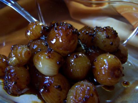 Balsamic Glazed Baby Onions | Food.com Balsamic Onions, Veggie Tales, Onion Recipes, Vegan Foodie, Balsamic Glaze, Balsamic Vinaigrette, Christmas Cooking, Party Foods, Recipe Details